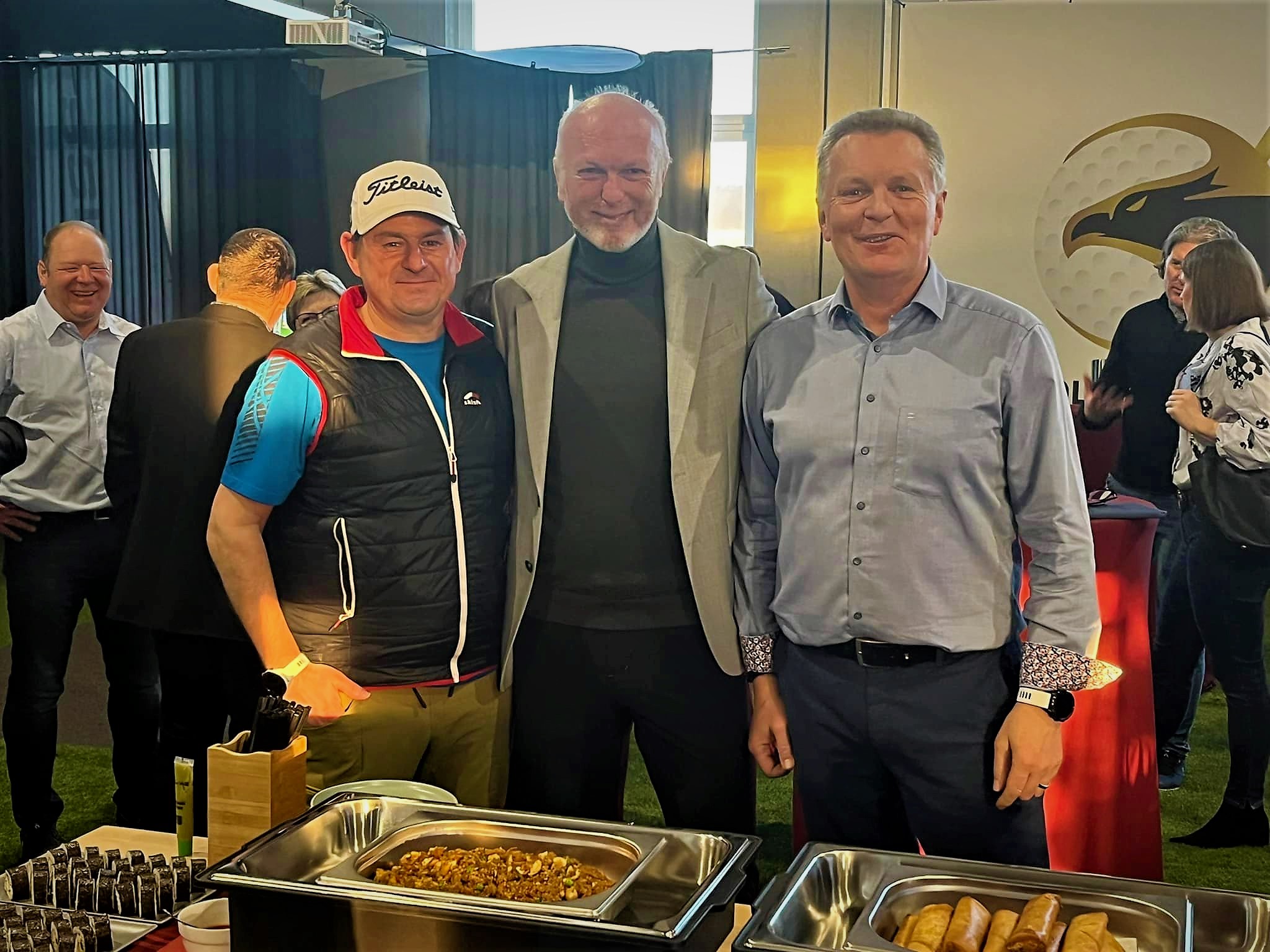 eagle-indoor-golf-online-praesentation-cx60-mazda-mayer