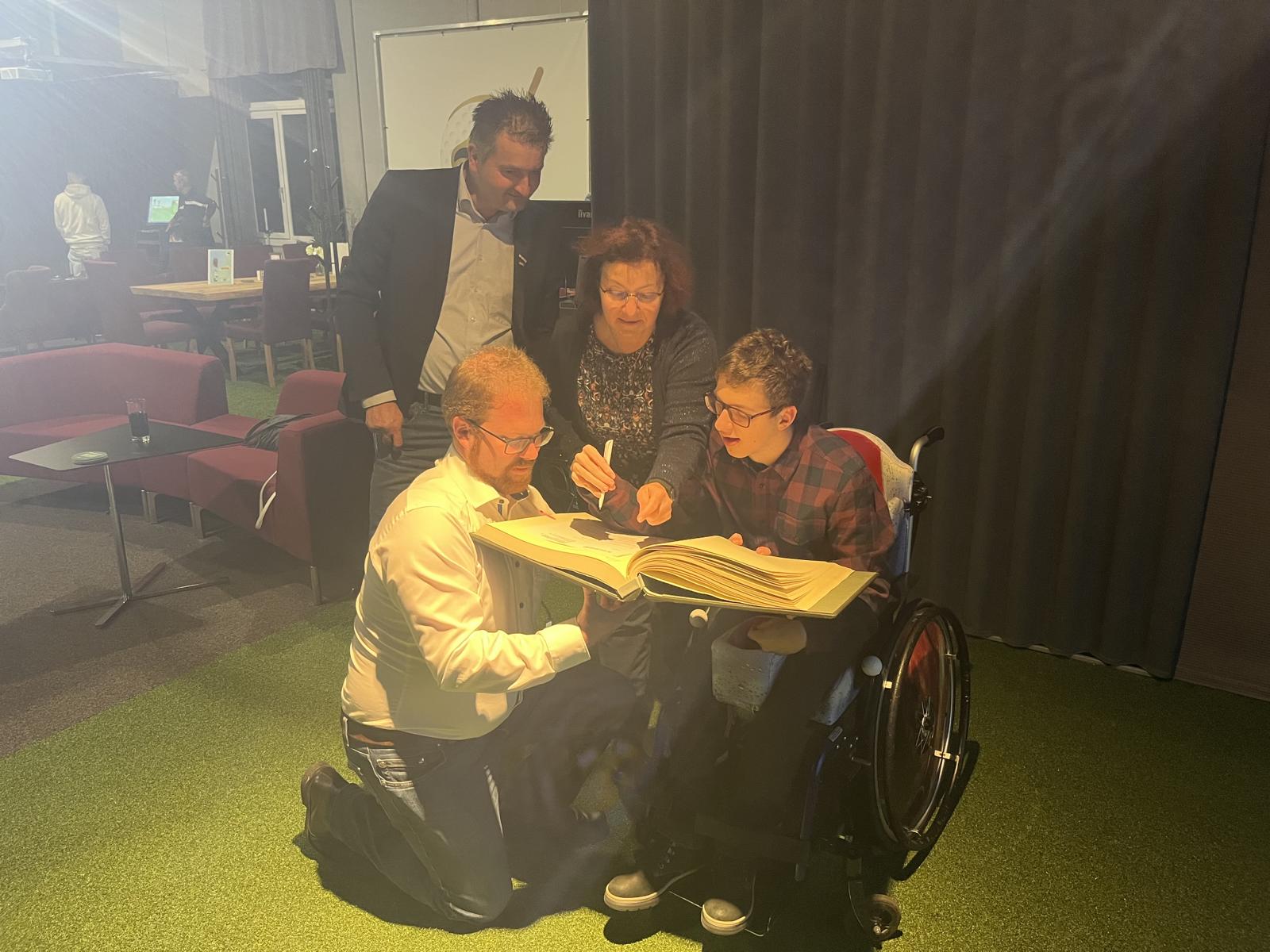 Jungbürgerfeier Herzogenburg-26.11.2022
Unterschrift